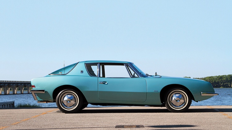 Studebaker Avanti